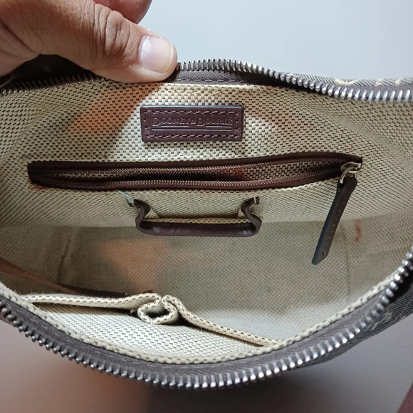 Dooney & Bourke canvas handbag Classic Print *Flaws read description* bag has st - Picture 12 of 16